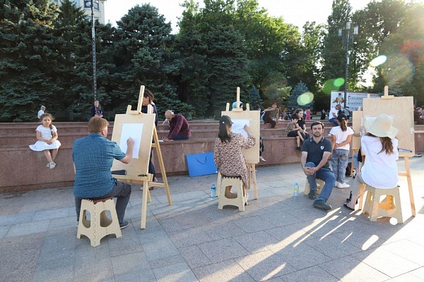 19 июня, свою работу продолжил «Праздник выходного дня»