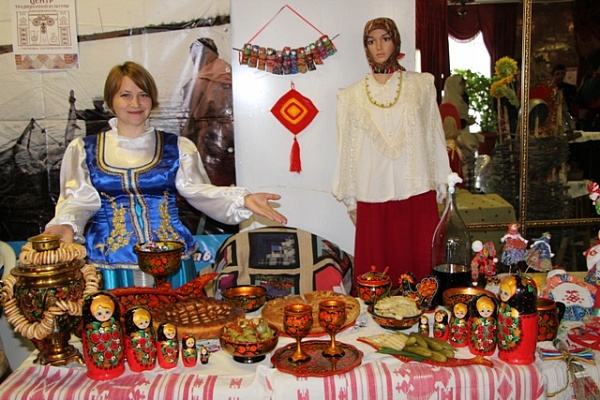 Гала-концертом «Традиция» торжественно открылся IV Международный фестиваль народного творчества  «Каспий – берега дружбы»