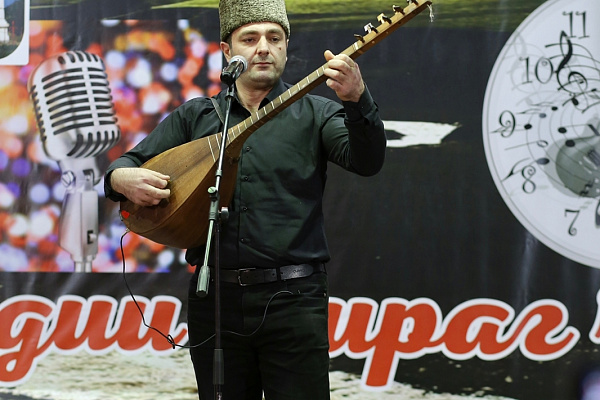 Районный фестиваль-конкурс профессиональных и самодеятельных исполнителей и коллективов авторских национальных песен и музыки «Мелодии Чираг-чая».