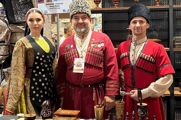 В Стамбуле продолжается 27-й Международный Стамбульский фестиваль культуры и искусства Büyükçekmece — масштабный международный форум, который в этом году объединил представителей 62 стран и около 650 послов культуры и искусства.
