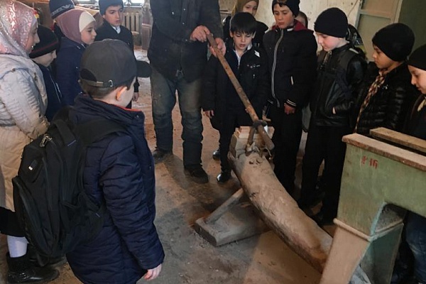 Республиканский Дом народного творчества продолжает знакомить жителей Дагестана с традиционными промыслами и ремёслами  наших предков. 