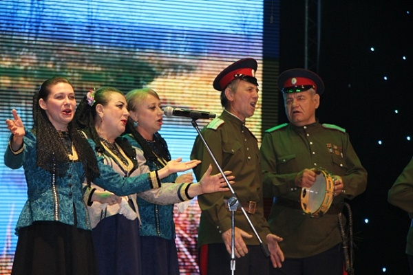 Гала-концертом «Традиция» торжественно открылся IV Международный фестиваль народного творчества  «Каспий – берега дружбы»