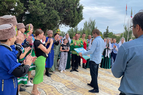 Город Каспийск сегодня встречал делегацию из Севастополя! 