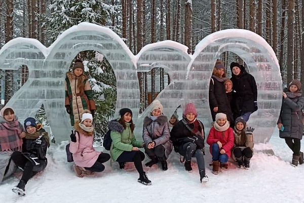 Ребята из Кизляра станцевали зажигательный лакский танец в Великом Устюге. 
