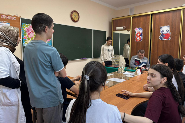 Республиканский дом народного творчества продолжает реализацию цикла просветительских мероприятий, направленных на популяризацию и сохранение традиционных ремесел Дагестана.