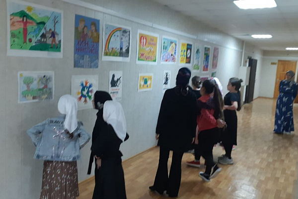 В Унцукульском районе стартовала республиканская передвижная выставка плаката «Мой выбор»
